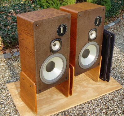 rs-1-5-w-stands